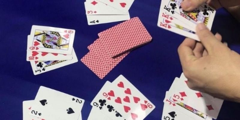 Bật mí cách đánh bài tiến lên - Hướng dẫn chi tiết và mẹo thực tế 4 Suy luận và phân tích tốt là yếu tố quan trọng trong cách đánh bài tiến lên