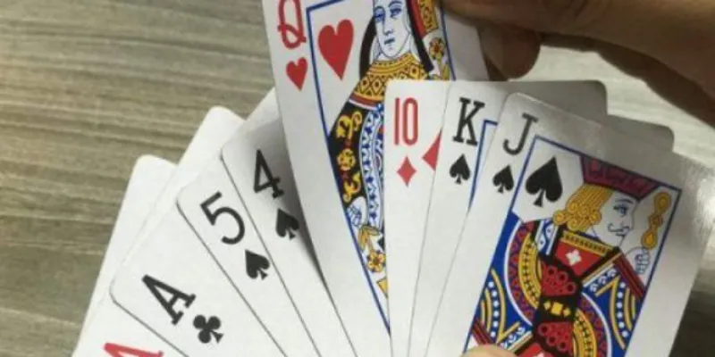 Khám phá cách đọc bài đối thủ trong phỏm để đánh bại mọi đối thủ 4 Sai lầm thường gặp khi đọc bài đối thủ trong phỏm và cách khắc phục