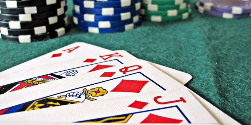 Cách xào bài gian lận - Các chiêu thức phổ biến và cách áp dụng 4 Kinh nghiệm từ những câu chuyện thật về xào bài gian lận