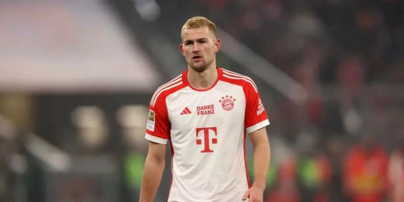 MU hỏi mua bộ đôi của Bayern - De Ligt và Mazraoui đồng ý hợp đồng 5 năm 3 MU hỏi mua bộ đôi của Bayern, hai sao đồng ý chuyển sang MU