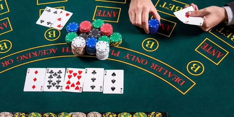 Cách chơi poker chiến thắng - Chiến lược khi chơi từng vòng 2 Khám phá vị trí và vai trò trong bàn poker